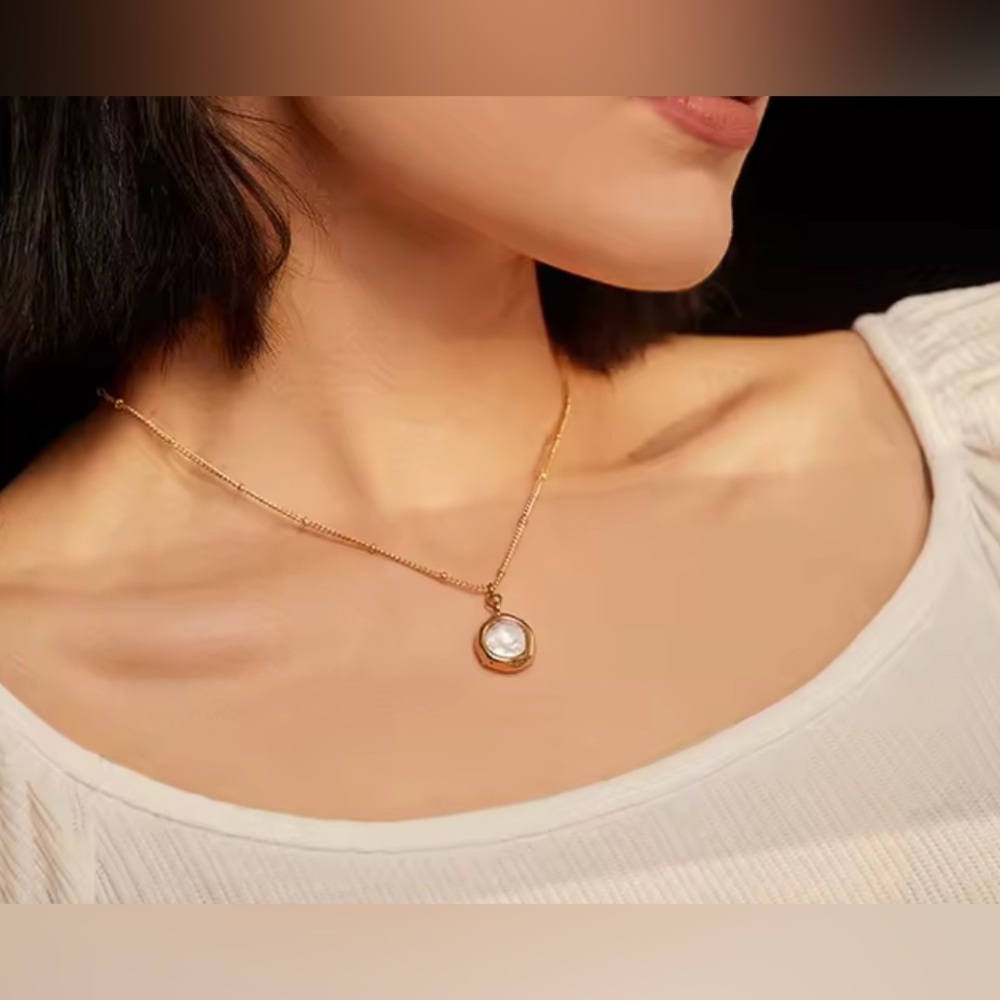 Dainty gold pearl necklace baroque natural keshi pearl